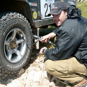 4WARD4X4 repair work on expeditions